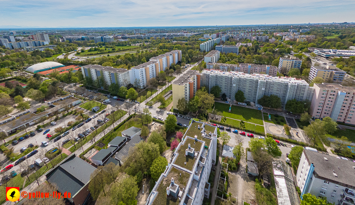 04.05.2023 - Luftbilder von der Fassadensanierung an der Kurt-Eisner-Straße in Neuperlach